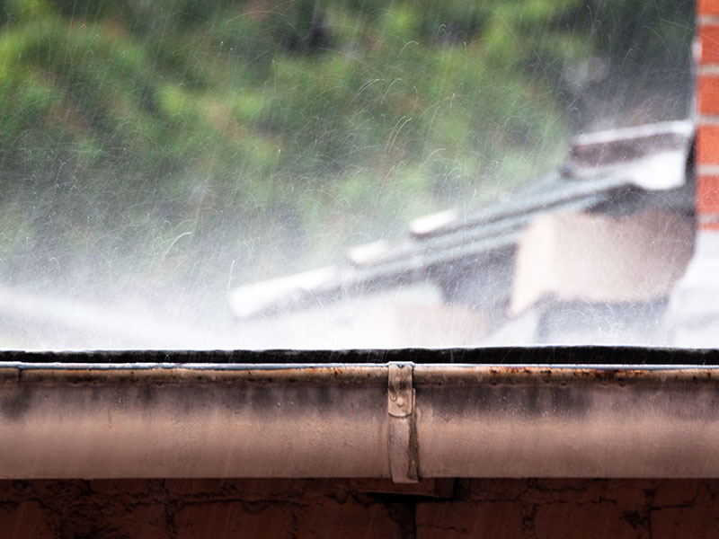 Top Benefits Of Using Pressure Washing For Gutter Cleaning